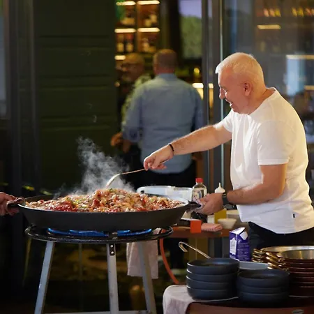 Address 12 * Bükreş